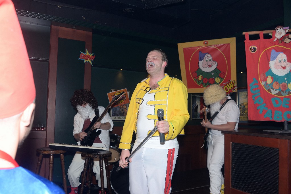 ../Images/Held op sokken feest 119.jpg